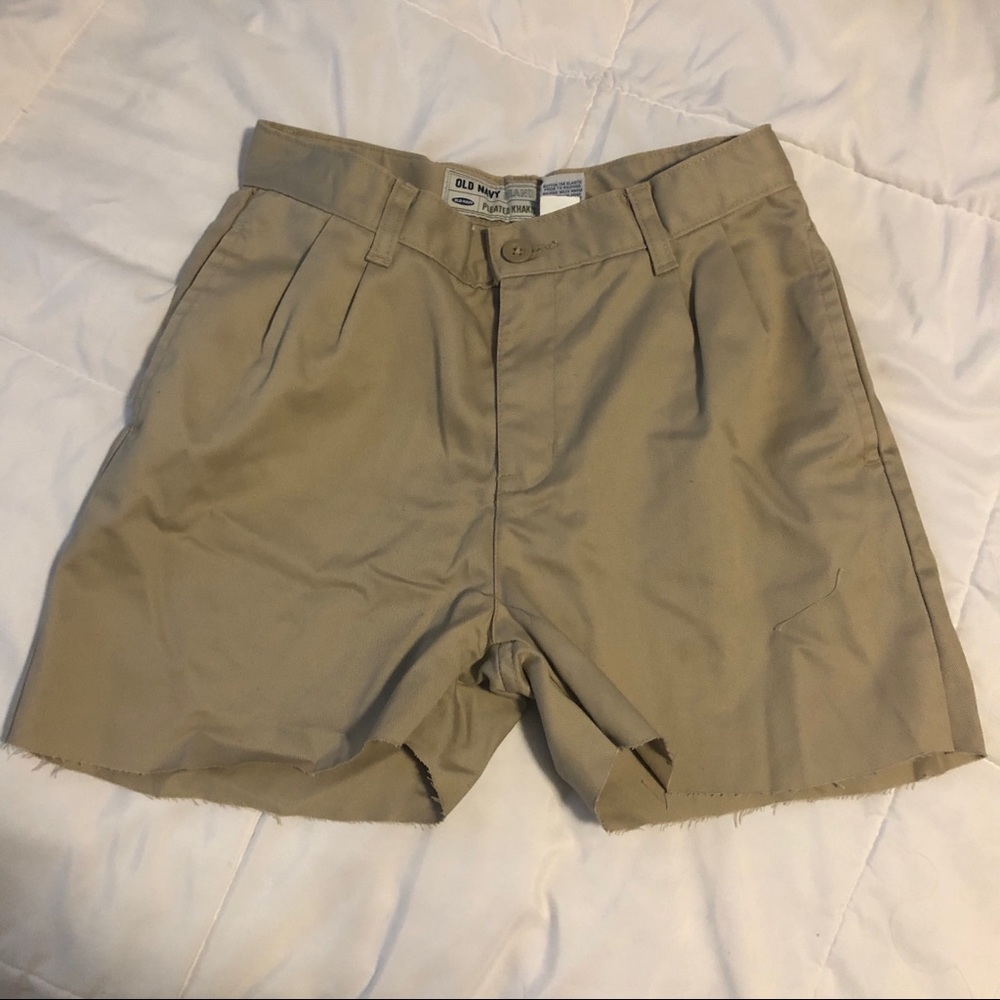 khaki shorts